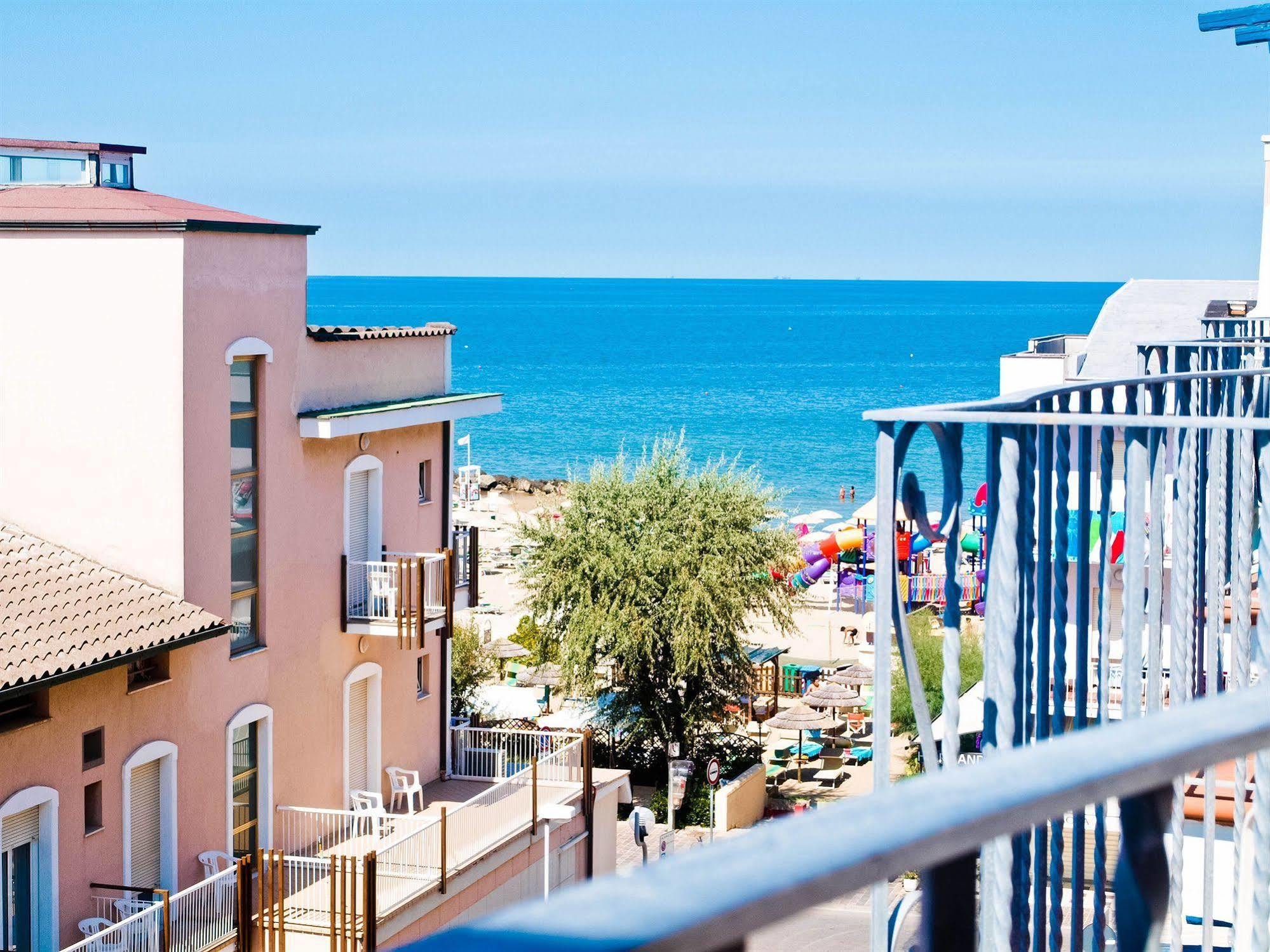 ريميني Residence Mediterraneo المظهر الخارجي الصورة